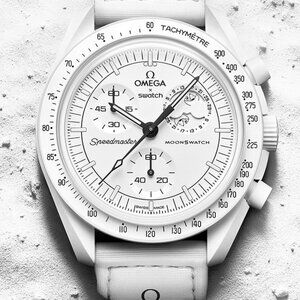 MOON SWATCH X MEGA SNOOPY WHITE FULL MOON